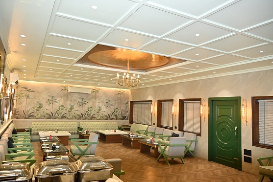Royal Lounge